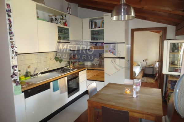 cucina arredata - APPARTAMENTO THIENE (VI) CENTRO 